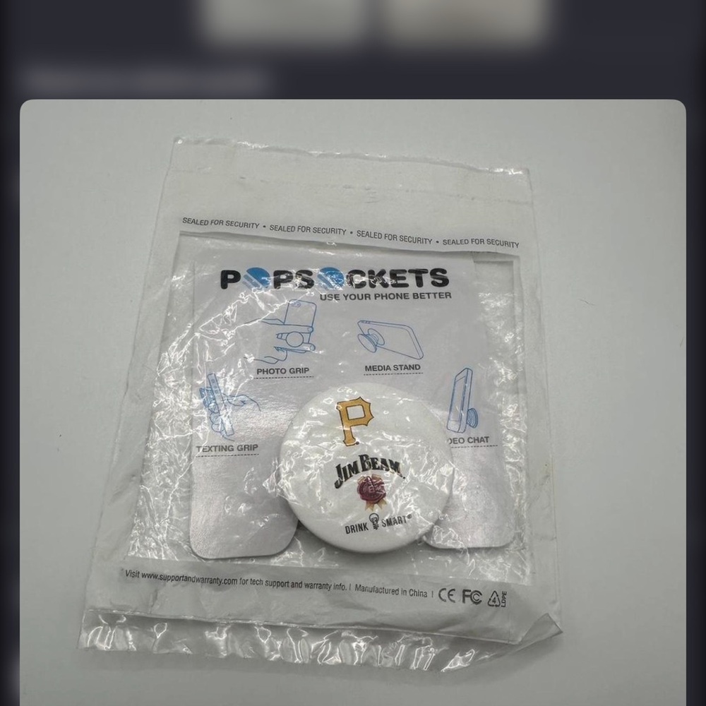 White PopSocket Phone Grip